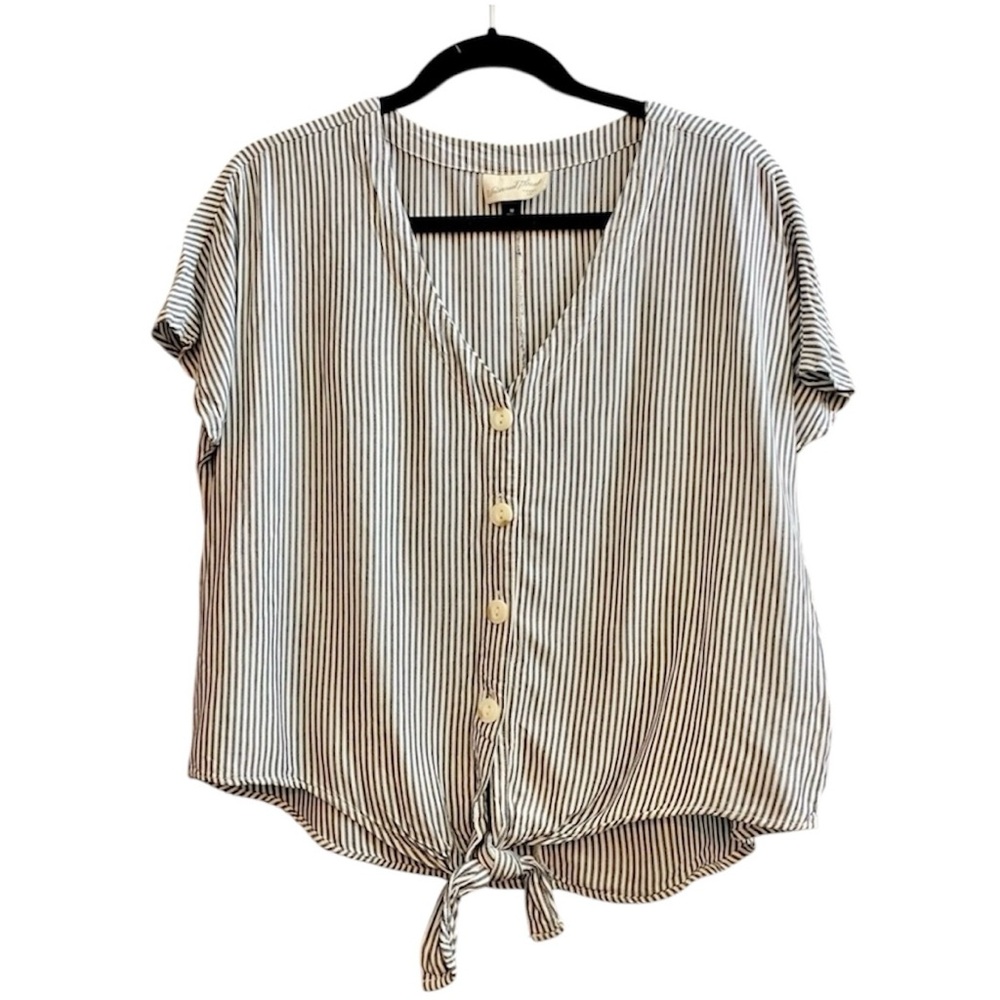 Universal Thread striped button up top Size M